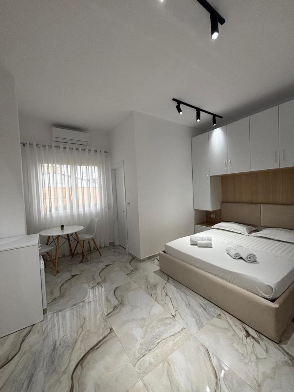 Guest House Adi Hoxha Berat Exterior photo